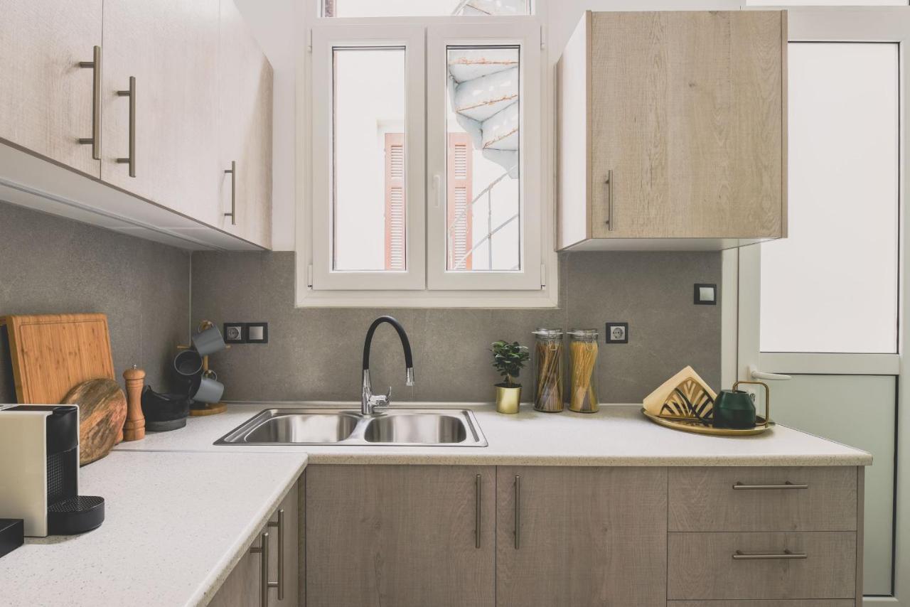 Neoclassical Apartment Near Acropolis - Livingstone Crystal Αθήνα Εξωτερικό φωτογραφία